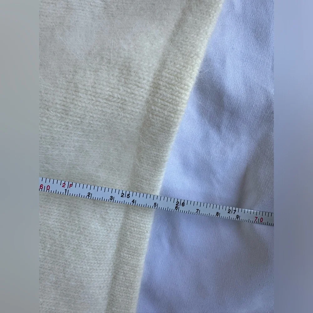 Sarah Spencer Cream Color Lambswool Angora Rabbit Hair V-neck Sweater size XL - Picture 6 of 8